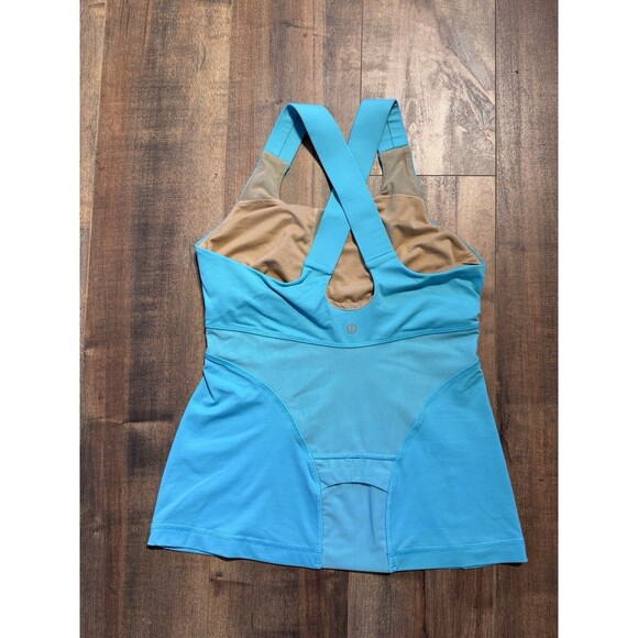 Lululemon Blue Racerback Mesh Panel Tank Top Built In Bra Size 6 Yoga Gym - Picture 2 of 6